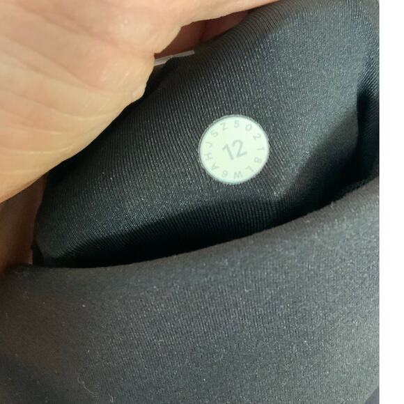 Lululemon In Movement Crop *Everlux 19" - Picture 6 of 6